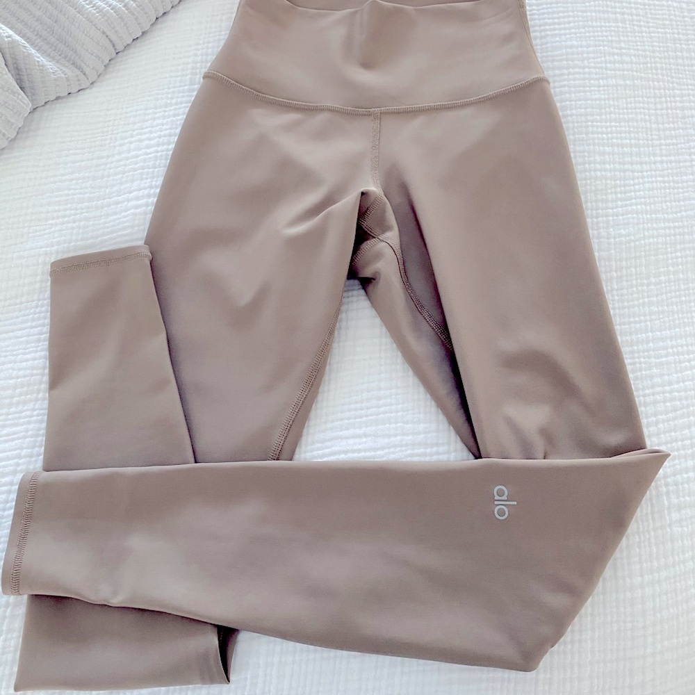 Alo Yoga High Waist Airlift legging